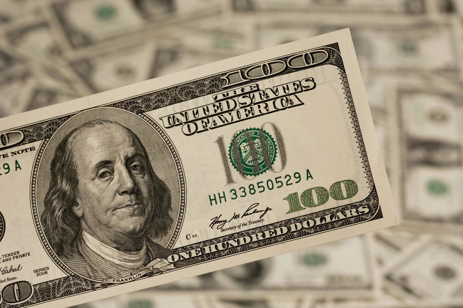 ارتفاع سعر الدولار اليوم الإثنين 10 أغسطس 2026 بمنتصف التعاملات.. الأخضر بكام
